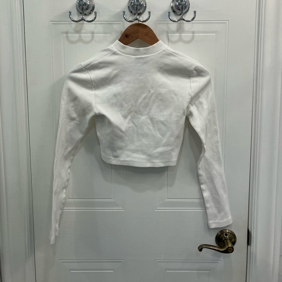 Cropped Zip-Up Top - Picture 2 of 4